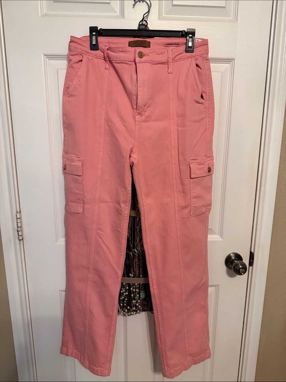 Judy Blue Rose Pink Straight-Leg Cargo Jeans 15/32.